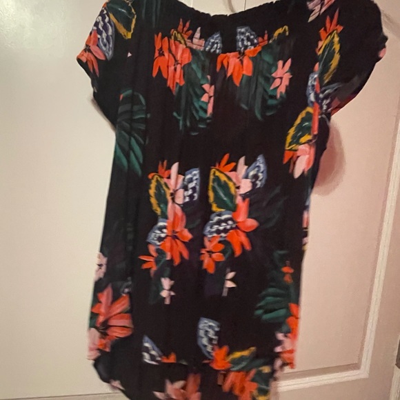 Old Navy Blouse - Picture 2 of 3